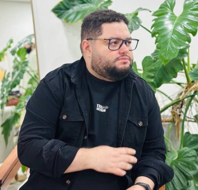 photo_4931856168443907003_y